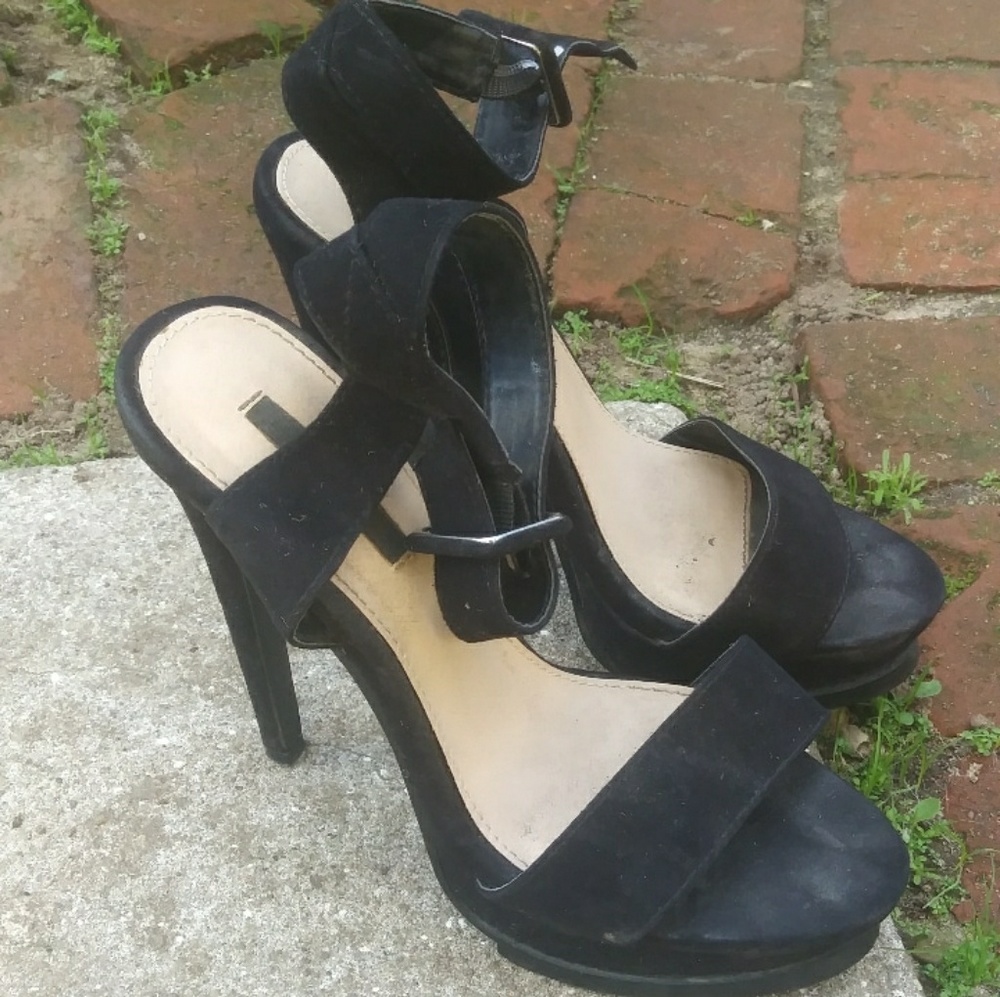 Black heels 5.5